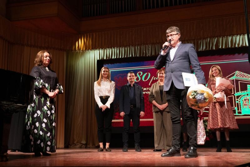 80 років Ужгородській музичній школі: перший державний мистецький навчальний заклад на Закарпатті відзначив річницю заснування