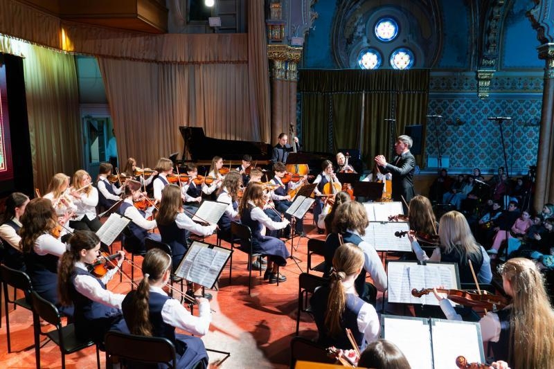 80 років Ужгородській музичній школі: перший державний мистецький навчальний заклад на Закарпатті відзначив річницю заснування
