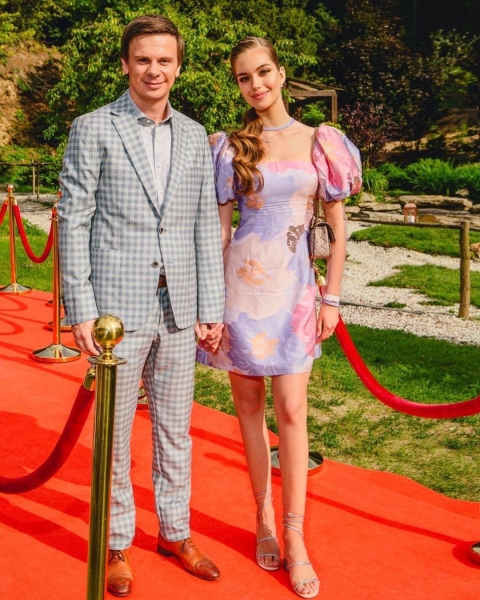 Дмитро Комаров розлучається з дружиною після шести років шлюбу: блогер показав судові документи