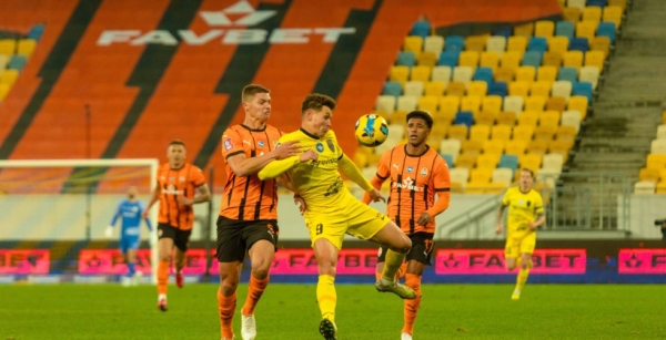 У чому грають клуби ТОП-5 чемпіонатів Європи та УПЛ. Adidas має лише два клуби в Бундеслізі, в Серії А 12 компаній, Інгулець «ховає» виробника У чому грають клуби ТОП-5 чемпіонатів Європи та УПЛ. Adidas має лише два клуби в Бундеслізі, в Серії А 12 компаній, Інгулець «ховає» виробника