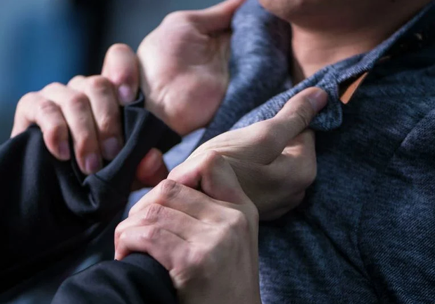 З початку року запорізькі поліцейські мобільних груп притягнули до відповідальності 322 сімейних кривдників