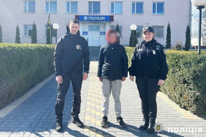 Зниклого підлітка з дитячого будинку знайшли на узбіччі дороги в Шепетівському районі