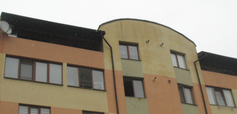 В Івано-Франківську чоловік вижив після падіння з вікна – що відомо?