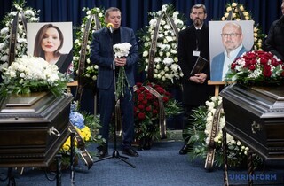 &laquo;Продовжують жити в своїх учнях&raquo;. Київ попрощався з журналісткою Тетяною Кулик та хірургом Павлом Іванчовим