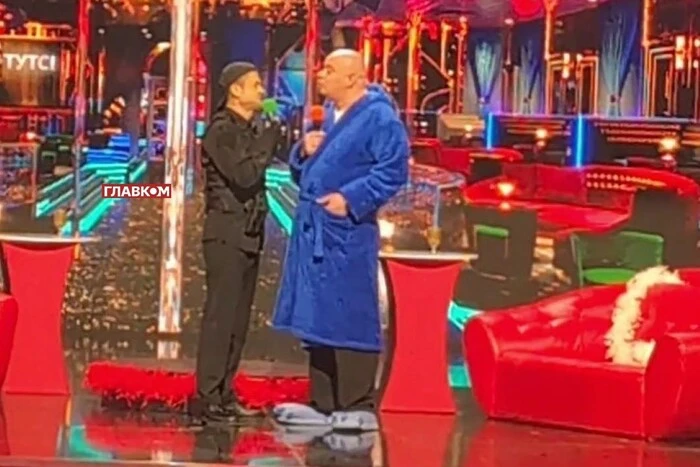 Нова станція метро з пілоном і голими дівчатами. &laquo;Квартал 95&raquo; висміяв мера Києва (відео)