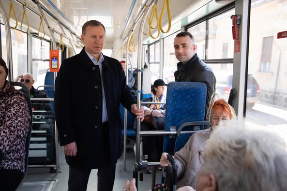 Богдан Андріїв: "В Ужгороді комунальним транспортом уже обслуговуються 8 із 18 міських автобусних маршрутів"