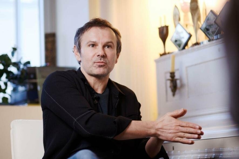 Святослав Вакарчук здивував українців розміром зарплати у ЗСУ