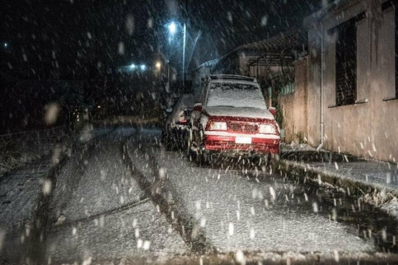 "Снігопад і потужне похолодання пре в Україну, дощ і злива ринуть прямо на авто і дороги": де чекати на мороз і холод?