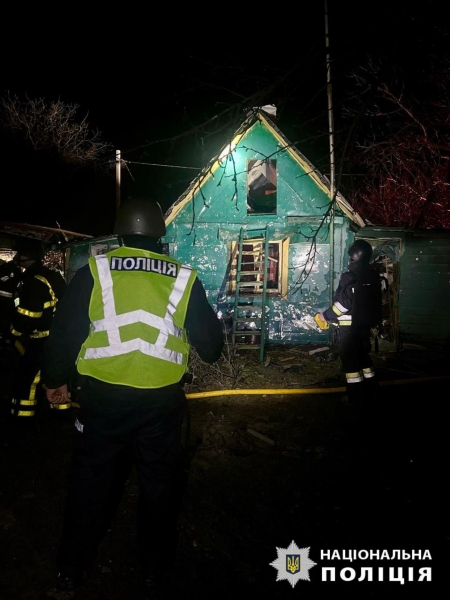 Нічна атака на Київщину: пошкоджено торговий центр, новобудову та приватний будинок