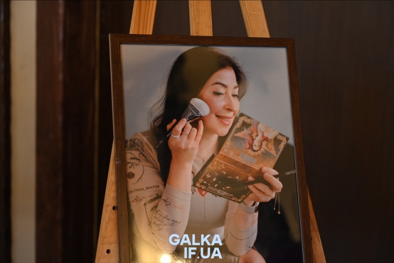 &ldquo;Хочеться жити, просто хочеться жити&rdquo;: у Франківську презентували фотовиставку матерів загиблих захисників (ФОТО)