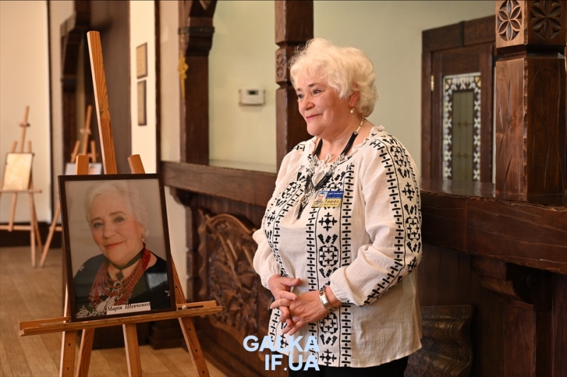 &ldquo;Хочеться жити, просто хочеться жити&rdquo;: у Франківську презентували фотовиставку матерів загиблих захисників (ФОТО)
