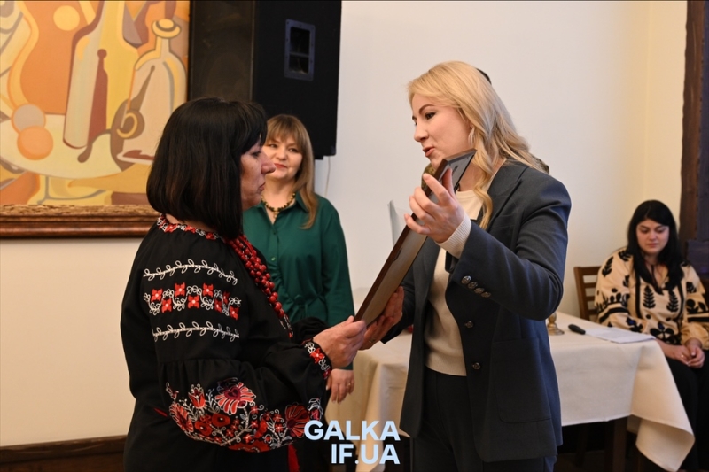 &ldquo;Хочеться жити, просто хочеться жити&rdquo;: у Франківську презентували фотовиставку матерів загиблих захисників (ФОТО)