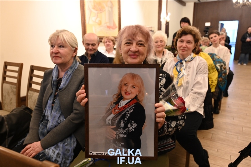 &ldquo;Хочеться жити, просто хочеться жити&rdquo;: у Франківську презентували фотовиставку матерів загиблих захисників (ФОТО)