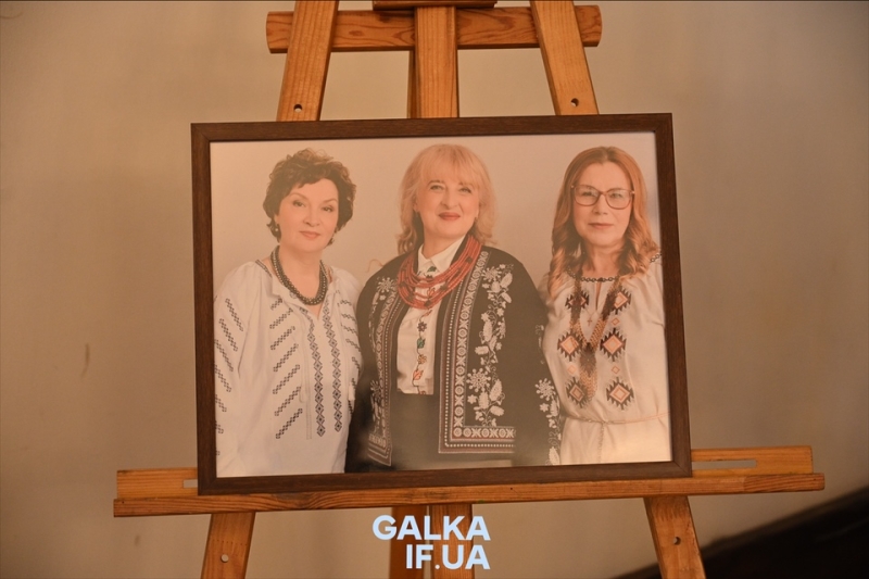 &ldquo;Хочеться жити, просто хочеться жити&rdquo;: у Франківську презентували фотовиставку матерів загиблих захисників (ФОТО)