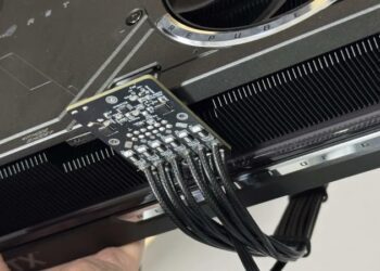 Кабель з сигналізацією для NVIDIA RTX 5090 — ентузіаст створив безпечніший конектор живлення 12V-2×6