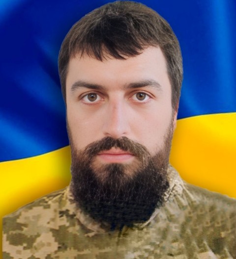 Лейтенант з Рівненщини вижив у пеклі війни, а помер біля клубу у рідному селі