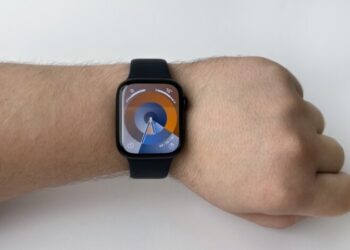 Майбутні Apple Watch матимуть камери для функцій штучного інтелекту