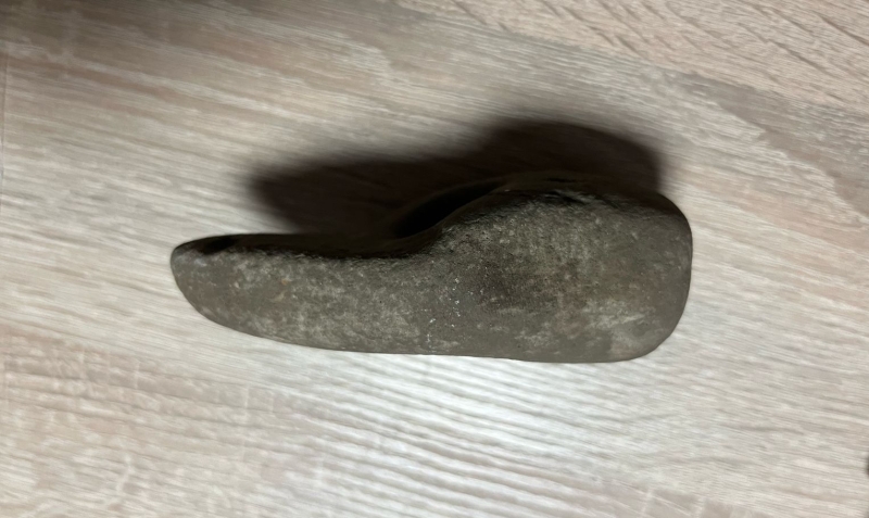 Мешканець Вінницької області намагався вивезти у Молдову сокиру кам’яної доби