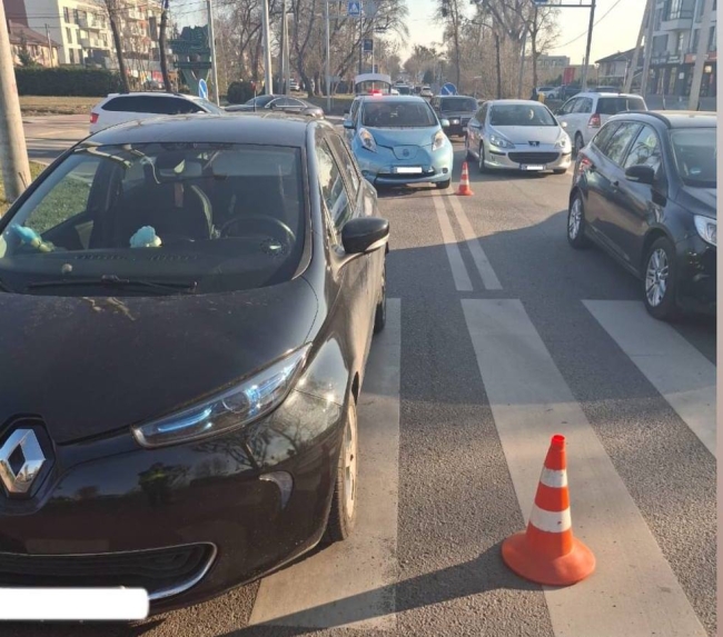 На Чорновола авто збило пішохода