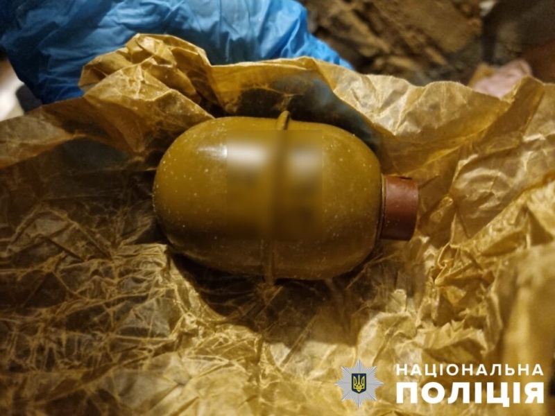 На Кролевеччині поліцейські викрили двох чоловіків, які незаконно зберігали боєприпаси