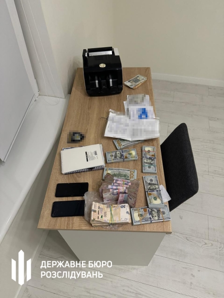 На Рівненщині правоохоронець з друзями організували виробництво горілки