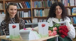 &ldquo;Навіть серед руїн може вирости щось нове&rdquo;: прикарпатська авторка Альбіна Кузів презентувала збірку &ldquo;Під руїнами світу&rdquo;