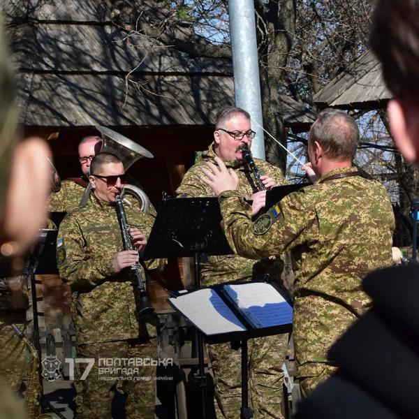 Образ військової служби крізь об’єктив: у Полтаві відкрили виставку 17-ї бригади НГУ
