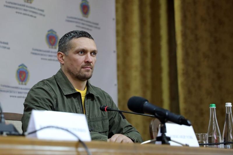 Олександр Усик захистив у Вінниці дисертацію доктора філософії