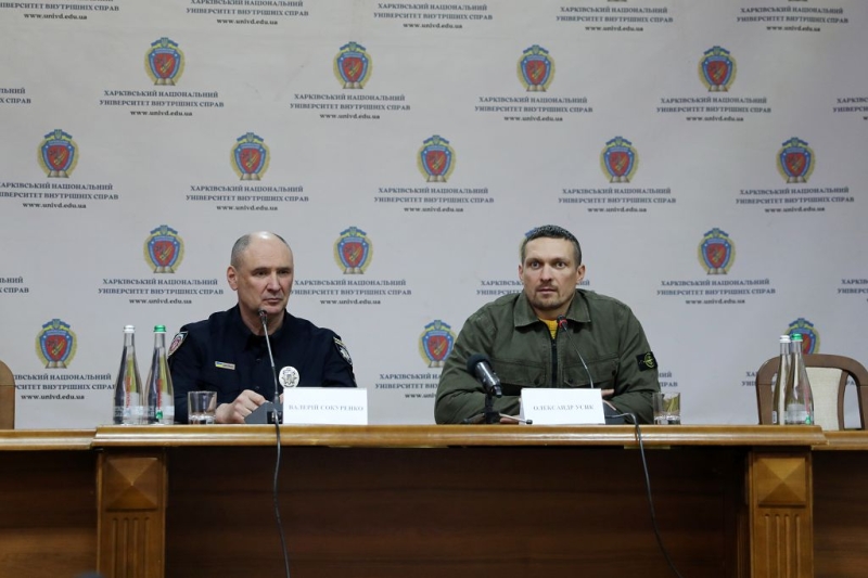 Олександр Усик захистив у Вінниці дисертацію доктора філософії