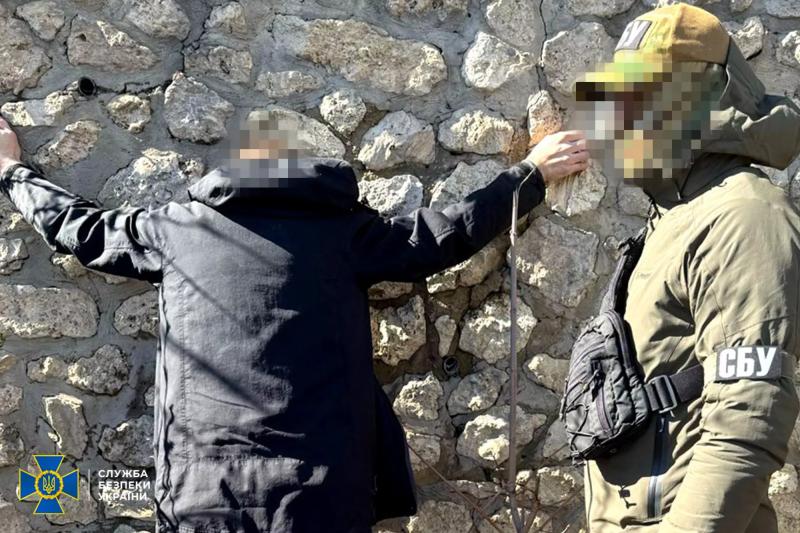 Пара з Полтавщини за гроші &laquo;на дозу&raquo;, отримані від рашистів, збиралася підірвати службове авто біля ТЦК у Тернополі