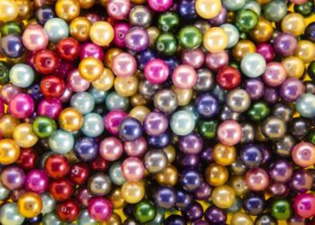 Пластикові кульки дозволять гаджетам працювати без батареї — як це можливо