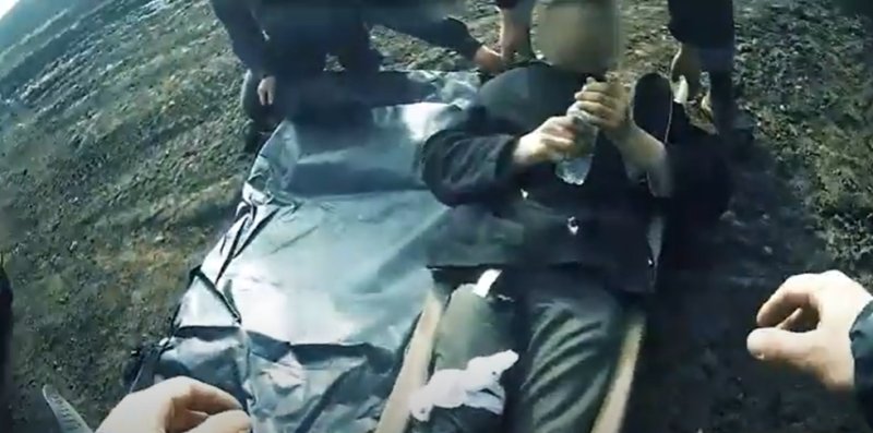 Поліцейський офіцер Хотінської громади вивіз двох поранених людей з-під ворожих обстрілів