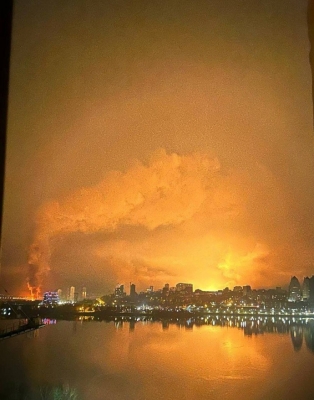 РФ атакувала Дніпро: пожежа в ресторанному комплексі, 4 загиблих та 21 постраждалий