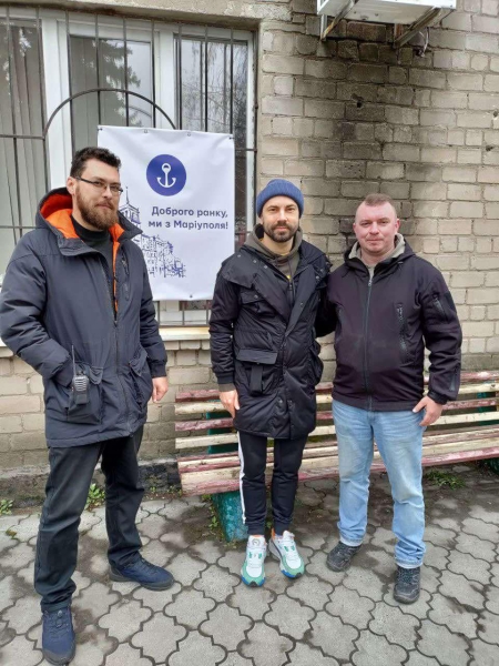 Рятують не лише молитвою: родина священників з Маріуполя четвертий рік допомагає військовим та цивільним