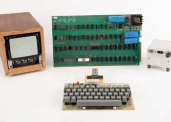 Робочий ПК Apple-1 від $300 000 та інші технічні скарби компанії виставлені на аукціон