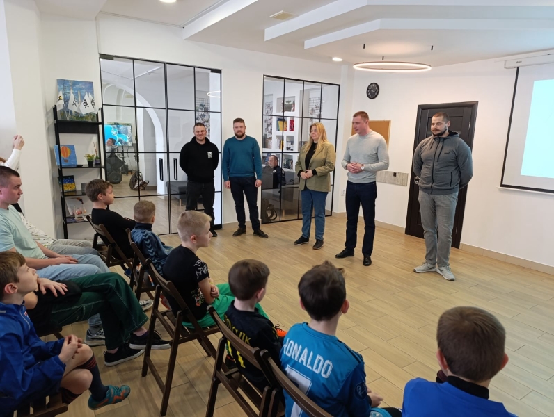 У Ладижині започаткували дитячу школу операторів дронів