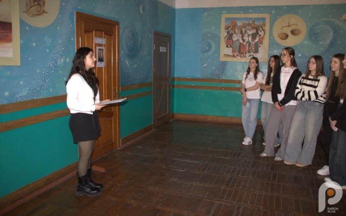 У Луцькому ліцеї №25 на дверях кабінетів з’явилися портрети загиблих на війні випускників