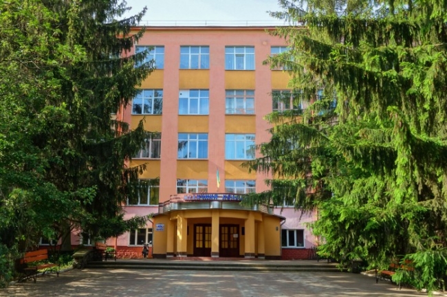 У медакадемії Рівного виписують премії у понад 100-150 тисяч гривень