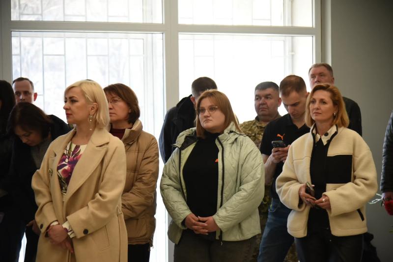 У Полтавській обласній раді відкрили меморіальну дошку добровольцеві й депутату Віталієві Кабачку