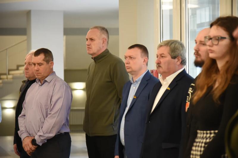 У Полтавській обласній раді відкрили меморіальну дошку добровольцеві й депутату Віталієві Кабачку