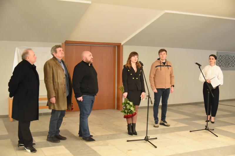 У Полтавській обласній раді відкрили меморіальну дошку добровольцеві й депутату Віталієві Кабачку