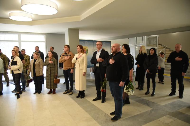 У Полтавській обласній раді відкрили меморіальну дошку добровольцеві й депутату Віталієві Кабачку