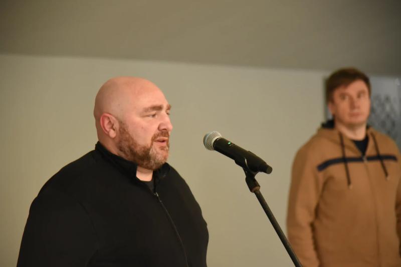 У Полтавській обласній раді відкрили меморіальну дошку добровольцеві й депутату Віталієві Кабачку