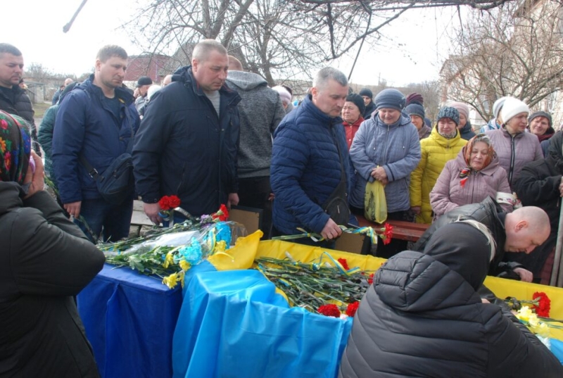 У Шосткинській громаді попрощалися із захисником Олександром Іллюченком