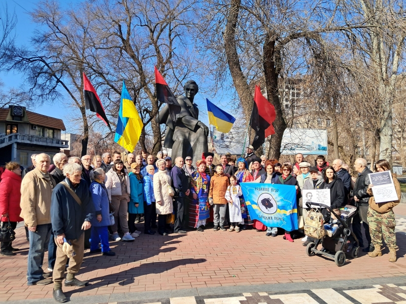 У Січеславі вшанували Тараса Шевченка, з нагоди 211-ої річниці з дня народження