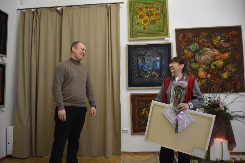 У Вінниці встановили новий національний рекорд за картини на старовинних хустках