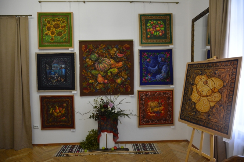 У Вінниці встановили новий національний рекорд за картини на старовинних хустках