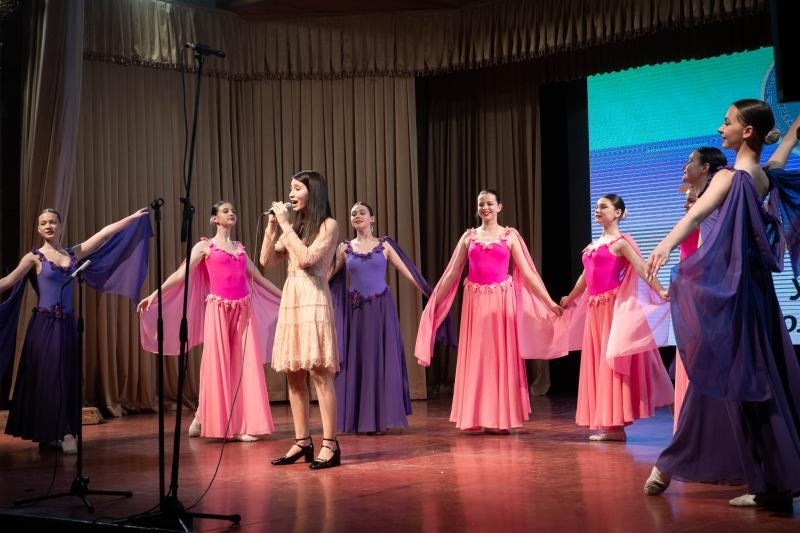 Ужгородська школа мистецтв відзначила 70-річний ювілей великим святковим концертом