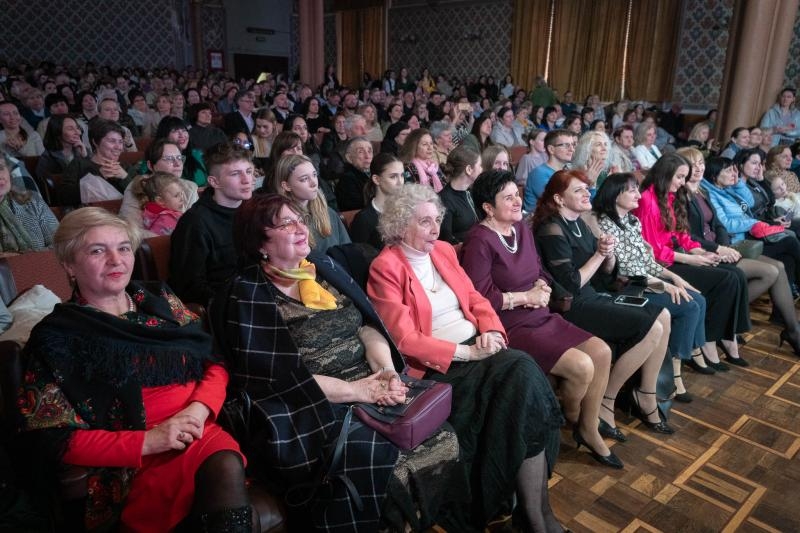 Ужгородська школа мистецтв відзначила 70-річний ювілей великим святковим концертом