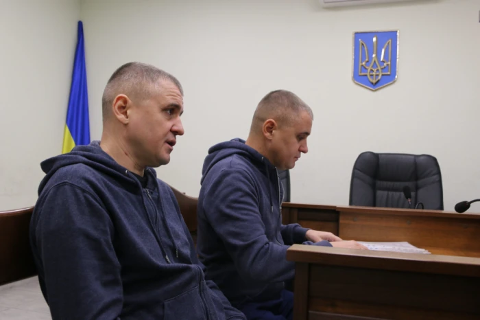 &laquo;Ватники не здаються!&raquo;. Як у Києві судять лідерів Комсомолу України братів Кононовичів з Луцька, на підтримку яких протестують комуністи по всьому світу